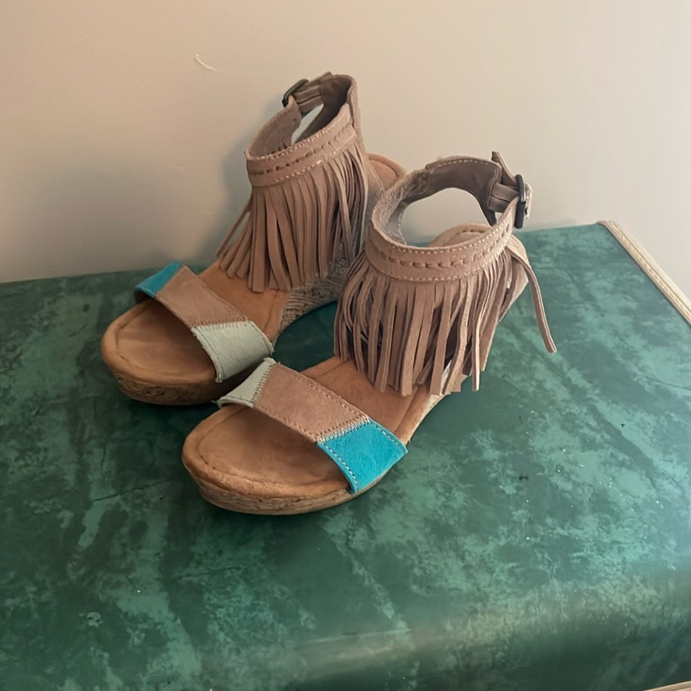 Minnetonka blue and tan fringed wedges size 7